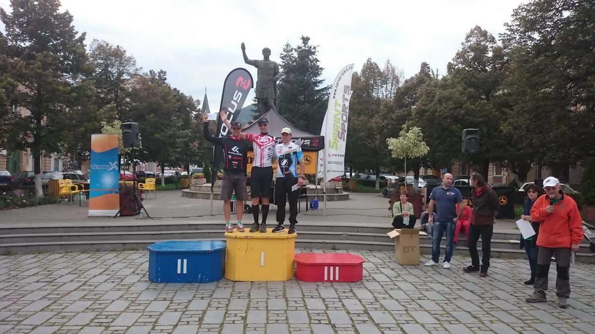 Trofeul Comitatului Hunedoara, 80km, 2900 denivelation: 1st place