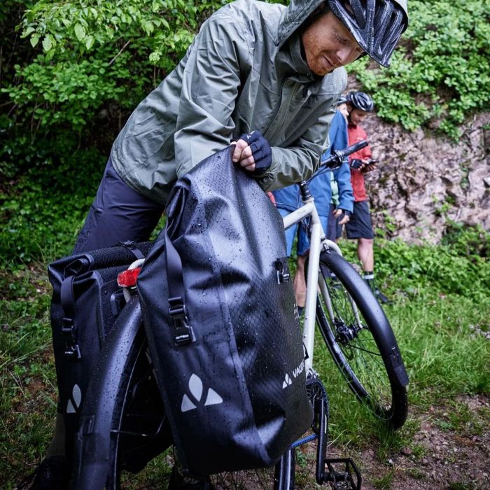 Vaude Men's Escape Bike Light Rain Jacket eskabt