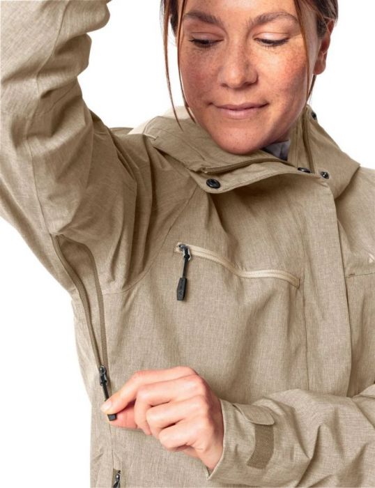 Vaude Yaras cycling rain jacket women ni eskabt