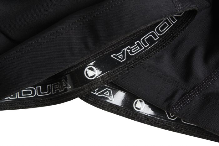 Endura 6-PANEL SHORT II (200 Series pad) 